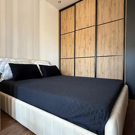 Greenhills 3 *