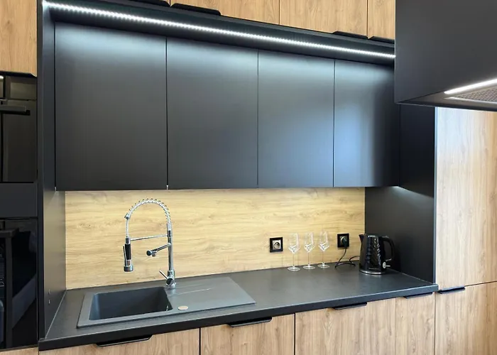 公寓 Greenhills 3 *